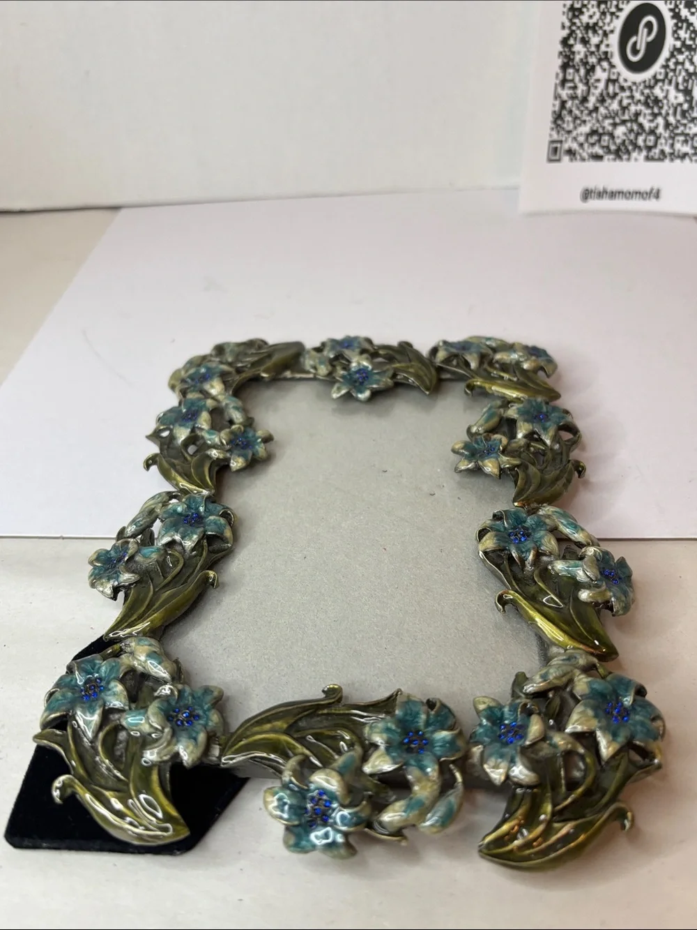 N/A ornate metal